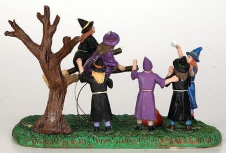 lemax-broom-race-spooky-town-hexen-besenrennen-miniaturfigur image 3