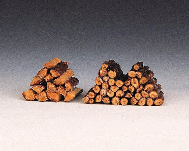 lemax-stacked-firewood-miniatur-accessoire image 1