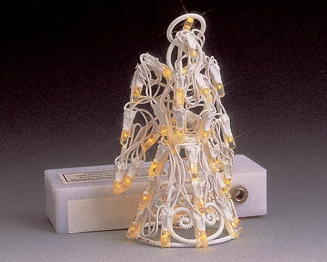 lemax-lighted-sculpture-angel-beleuchtete-engel-skulptur image 1