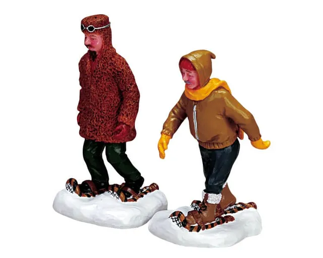 lemax-rugged-snowshoers-miniatur-figur image 1