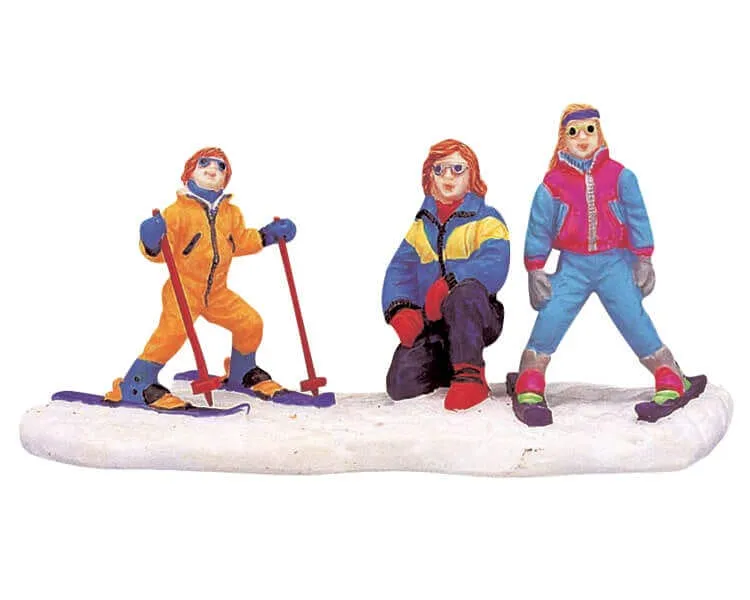 lemax-starting-to-ski-winter-miniaturfigur-skianf-nger image 1