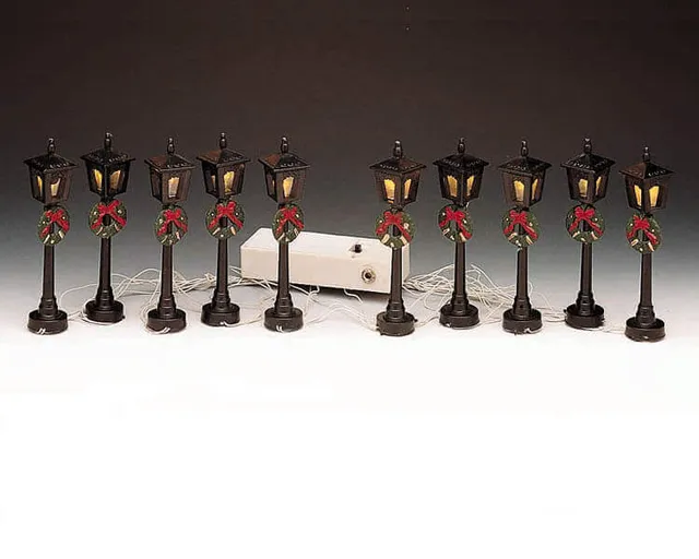 lemax-4-street-lamp-stra-enlaternen-set-4-teilig image 1