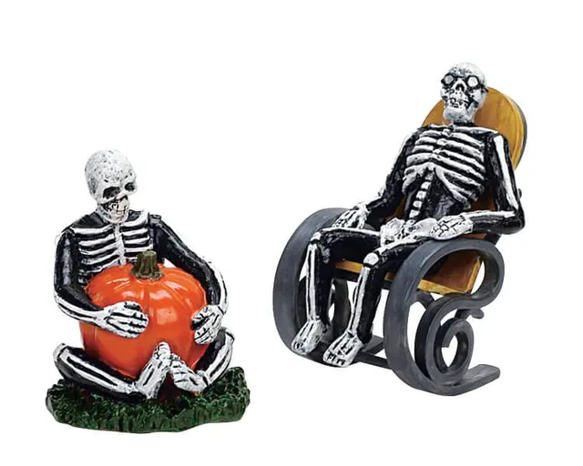lemax-pair-of-skeletons-spooky-town-figuren-2er-set image 1