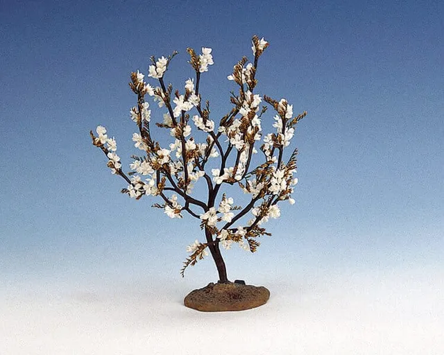 lemax-crab-apple-medium-baum-holidays-seasons image 1