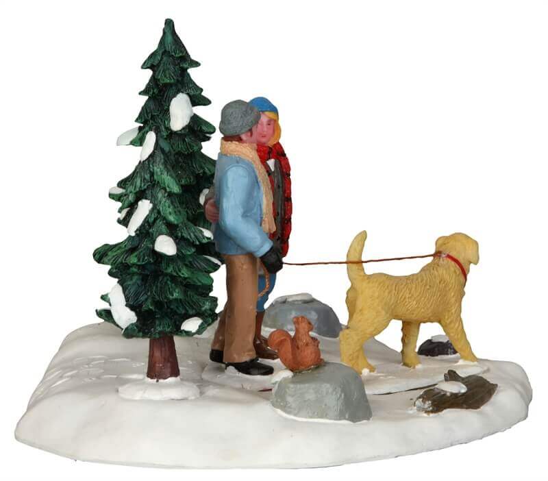 lemax-winter-stroll-miniaturfigur-winterspaziergang image 4