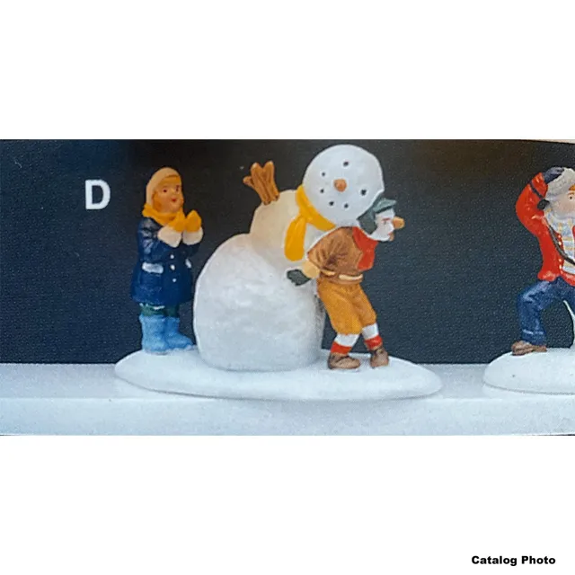 lemax-saving-the-snowman-miniatur-szene-weihnachtsdorf image 1
