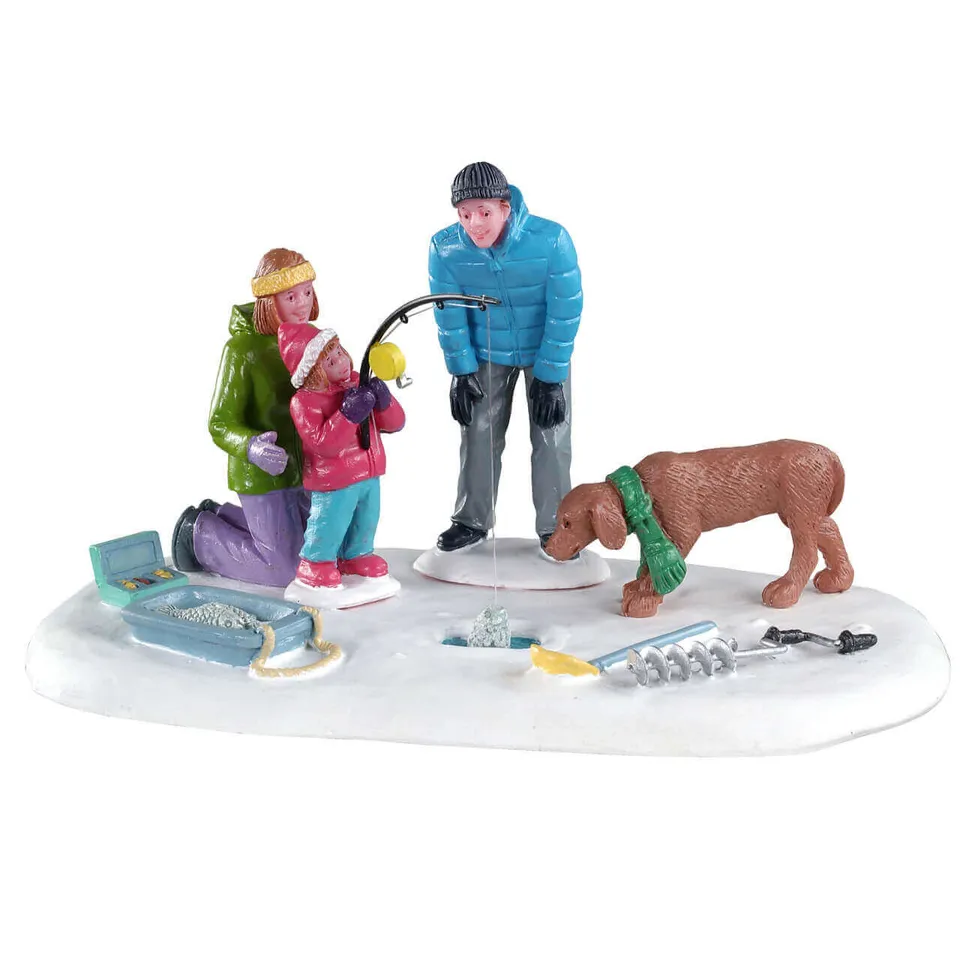 lemax-her-first-fish-eisfischen-miniatur-figurenszene image 1