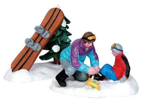 lemax-dad-helps-out-set-of-2-miniatur-figuren-set image 1