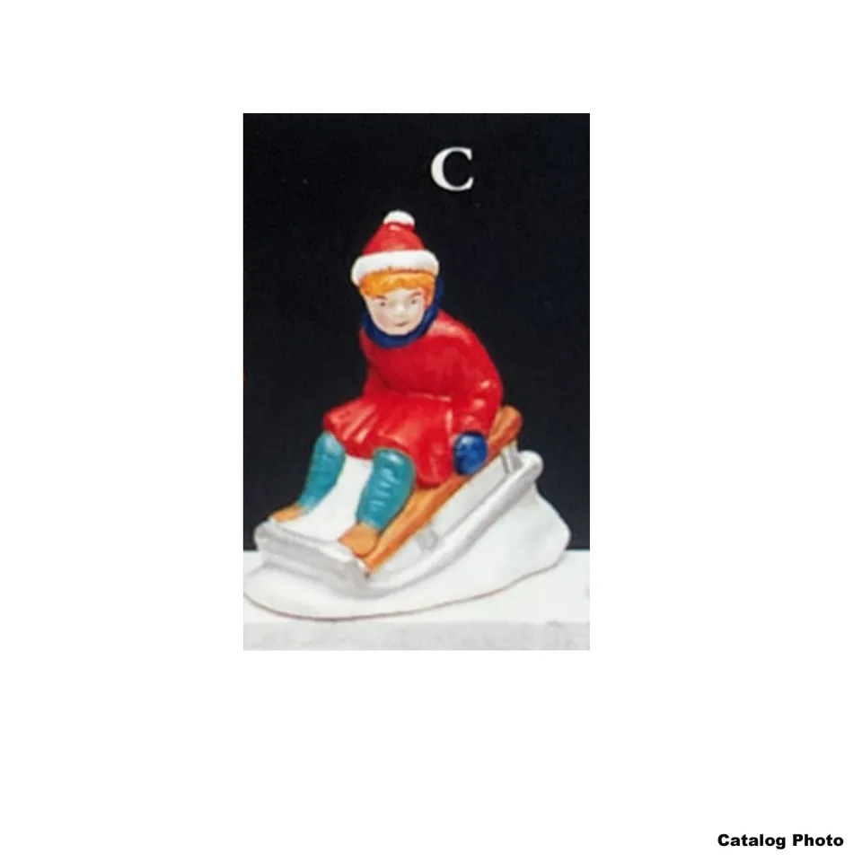 lemax-girl-on-sled-miniaturfigur image 1