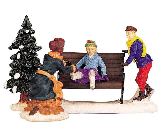 lemax-penelope-s-new-skates-miniaturfigur image 1