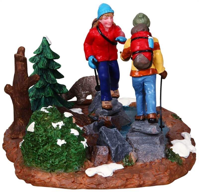 lemax-woodland-trekking-miniaturfigur image 2