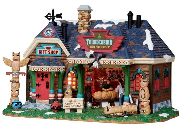 lemax-thunderbird-totem-pole-carvers-szene image 1