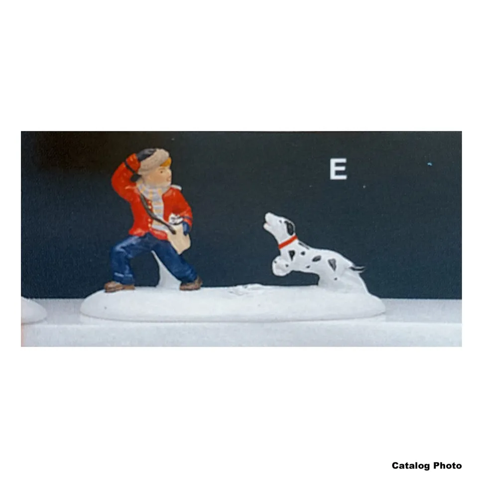 lemax-newspaper-delivery-boy-miniaturfigur-zeitungsjunge image 1