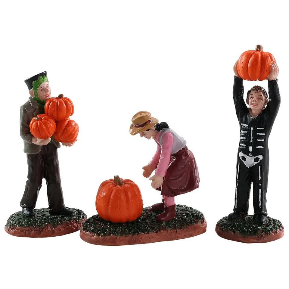 lemax-pumpkin-pickers-spooky-town-figurenset image 1
