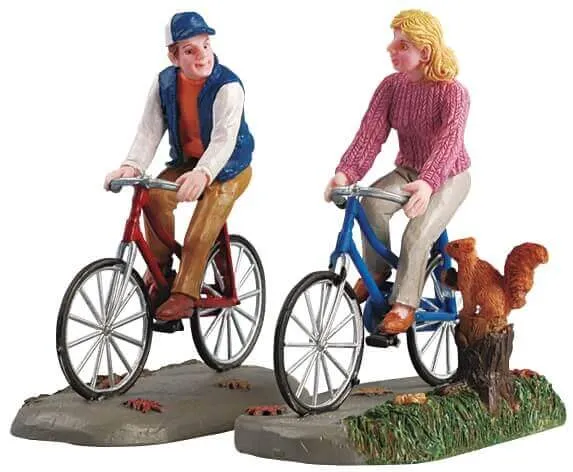 lemax-romantic-bike-ride-2er-set-weihnachtsfiguren-f-r-die-miniaturwelt image 1