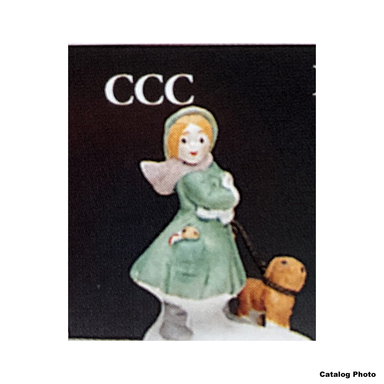 lemax-girl-walking-dog-miniaturfigur image 1