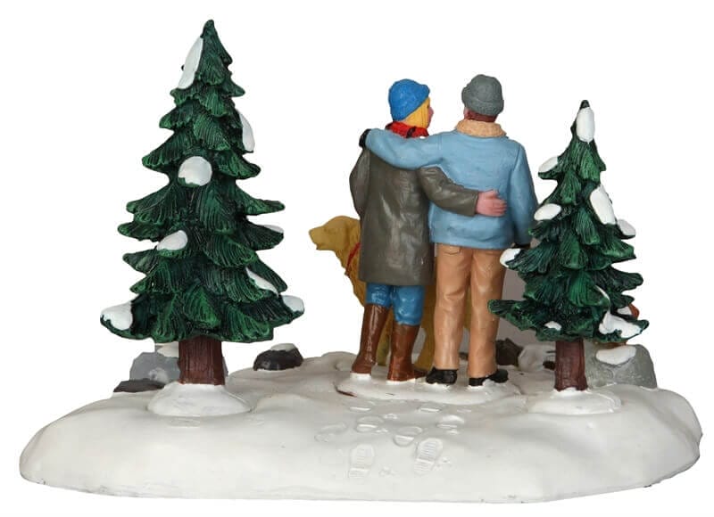 lemax-winter-stroll-miniaturfigur-winterspaziergang image 3