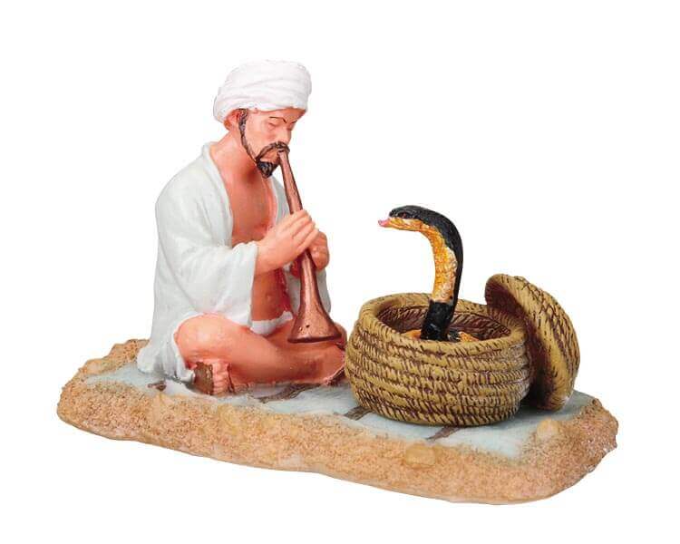lemax-snake-charmer-spooky-town-figur-schlangenbeschw-rer image 1