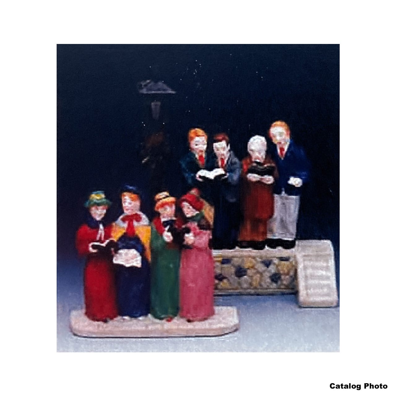 lemax-caroling-on-the-common-weihnachts-figurenset image 1