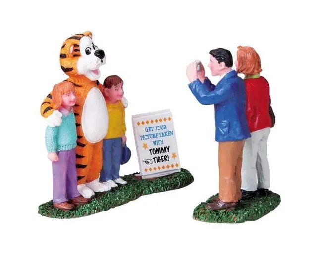 lemax-kids-tommy-tiger-holidays-seasons-figur image 1