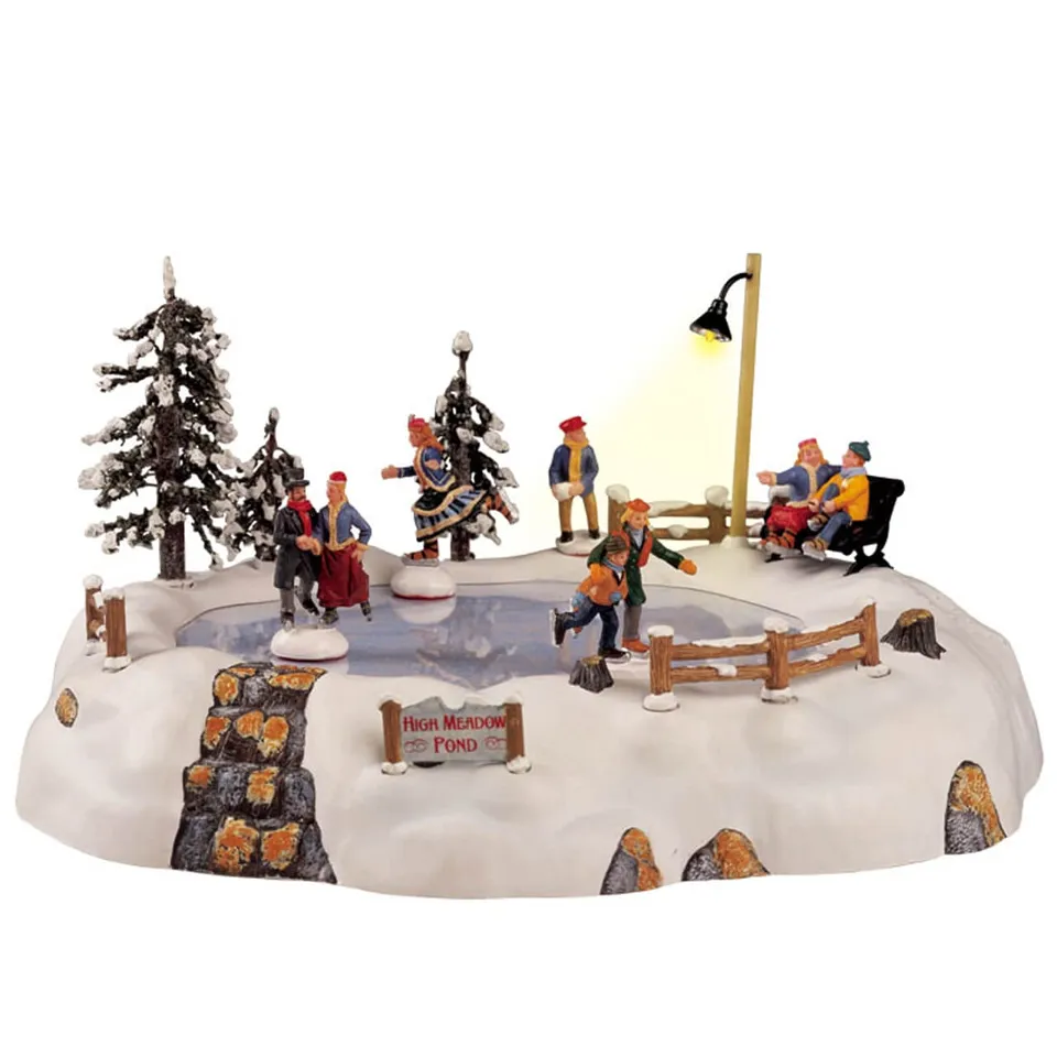 lemax-high-meadow-skating-pond-miniatur-szene-schlittschuh-teich image 1
