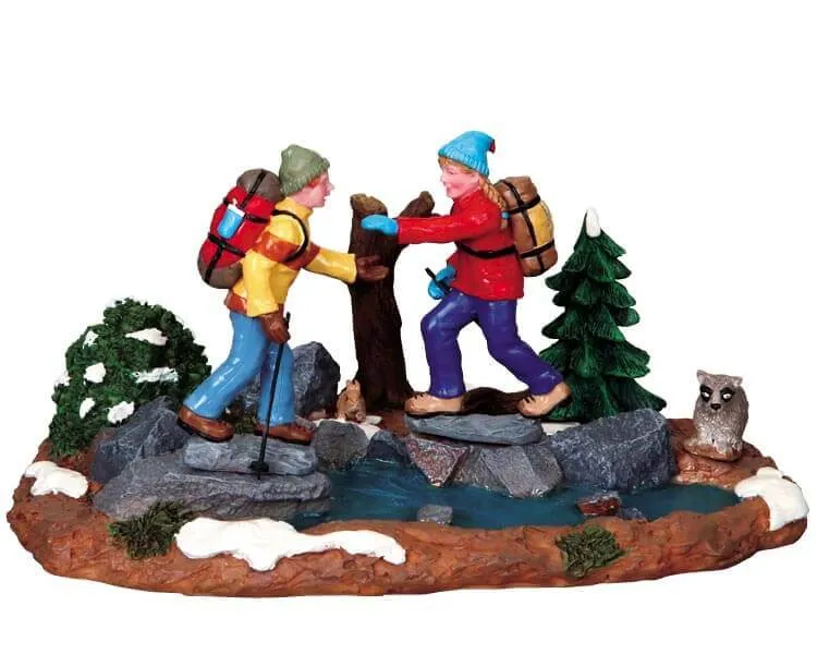 lemax-woodland-trekking-miniaturfigur image 1