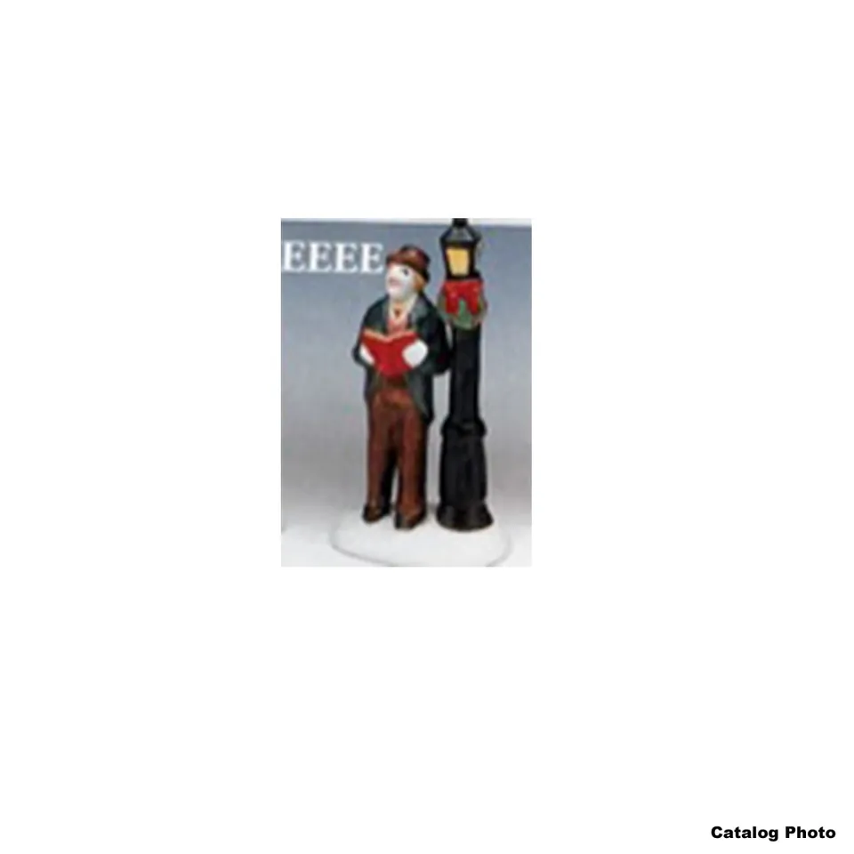 lemax-caroller-beside-a-lamp-post-miniaturfigur image 1