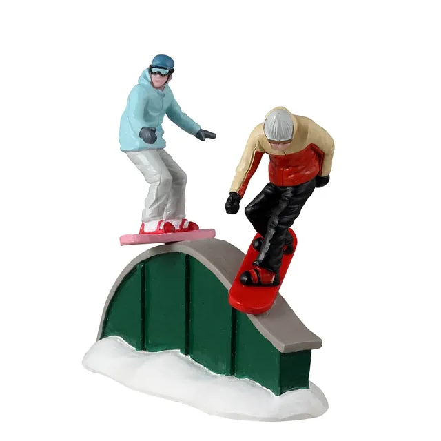 lemax-boarding-fun-vail-village-miniaturfigur image 1