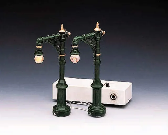 lemax-4-victorian-street-lamp-miniatur-stra-enlaternen-4er-set image 1