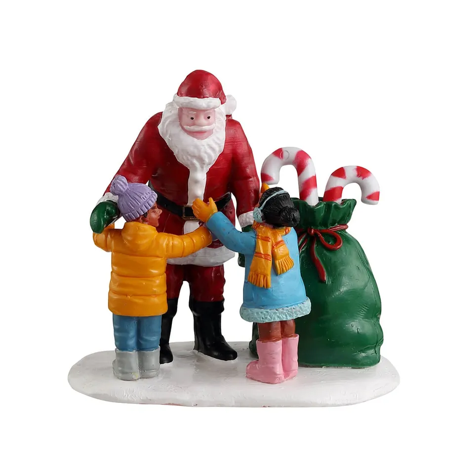 lemax-santa-gets-a-hug-weihnachtsfigur image 1