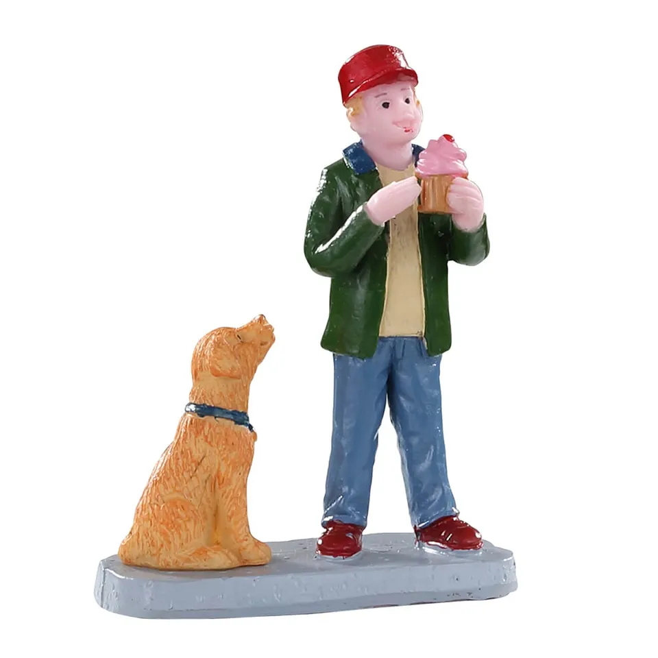 lemax-please-share-miniaturfigur-junge-mit-hund image 1