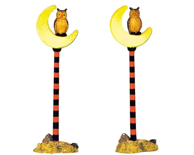 lemax-crescent-moon-street-lamp-spooky-town image 1