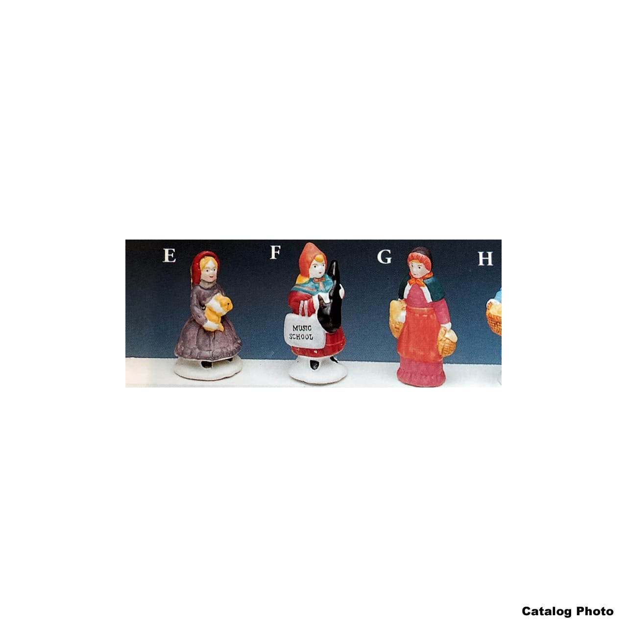 lemax-girl-holding-dog-weihnachtsfigur-miniatur image 1