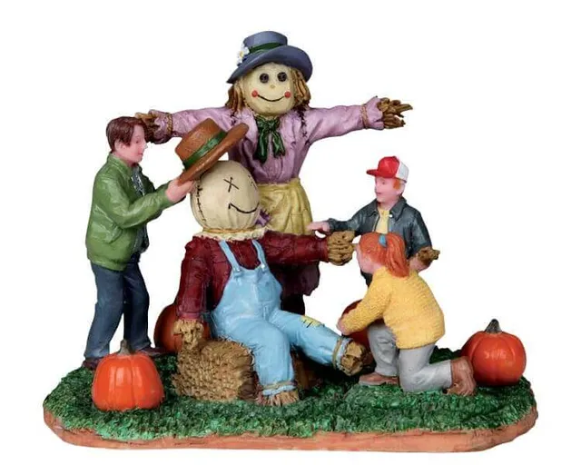 lemax-building-a-scarecrow-herbst-miniaturszene image 1