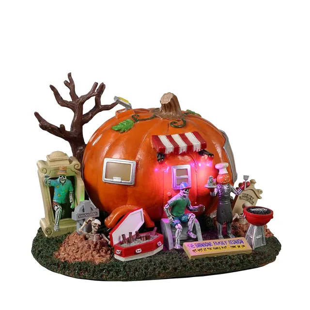 lemax-shinbone-family-reunion-spooky-town-miniaturhaus-mit-k-rbis-wohnwagen image 1