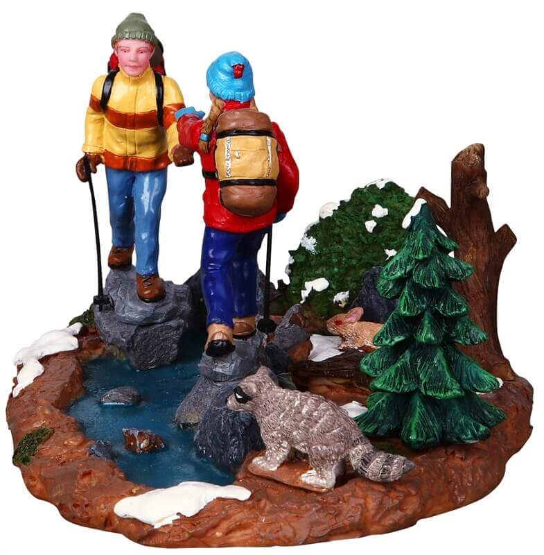 lemax-woodland-trekking-miniaturfigur image 3