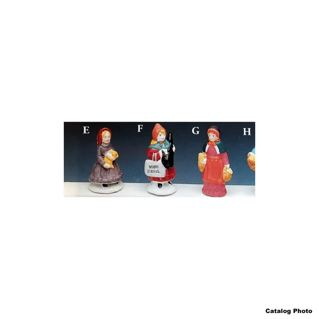 lemax-girl-holding-dog-weihnachtsfigur-miniatur image 1