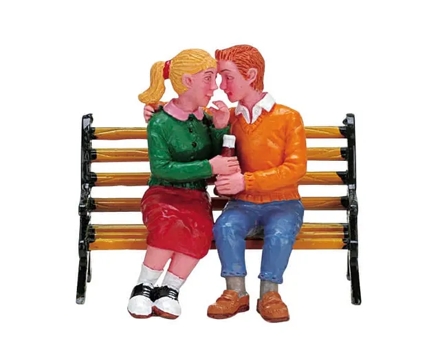lemax-teens-sharing-soda-miniatur-figur image 1