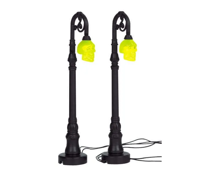 lemax-skull-street-lamp-miniatur-laterne-spooky-town image 1