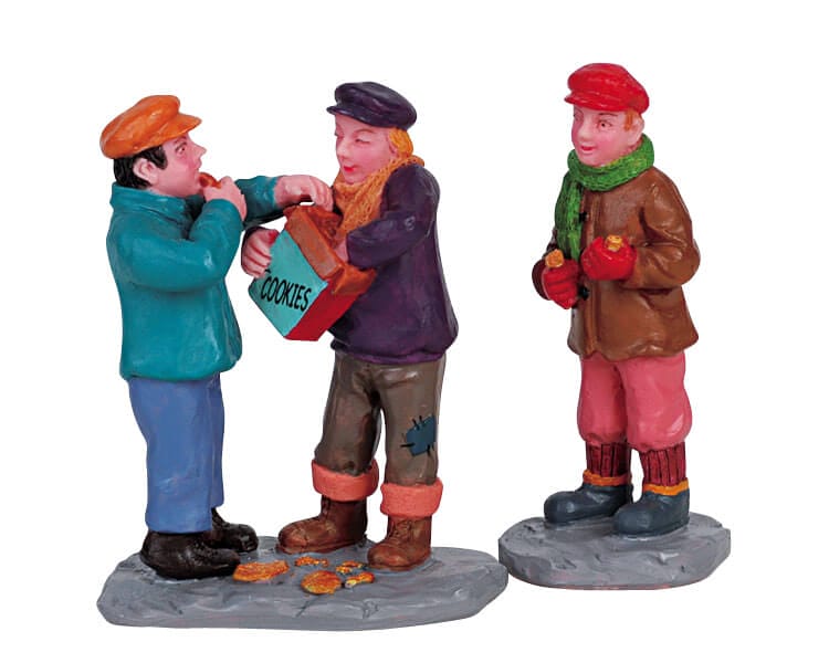 lemax-kids-finishing-christmas-cookies-figur image 1