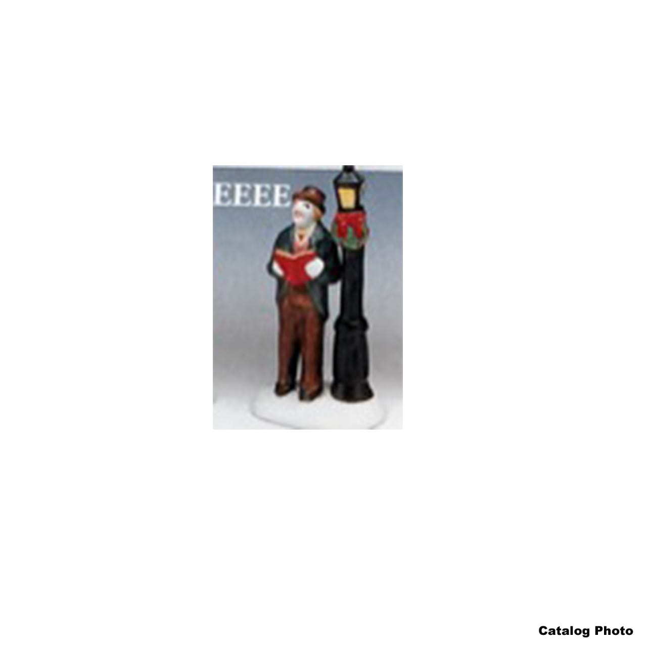 lemax-caroller-beside-a-lamp-post-miniaturfigur image 1