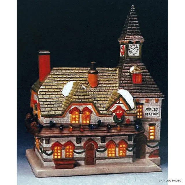 lemax-ridley-station-beleuchtetes-miniaturhaus image 1