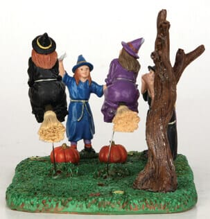 lemax-broom-race-spooky-town-hexen-besenrennen-miniaturfigur image 4