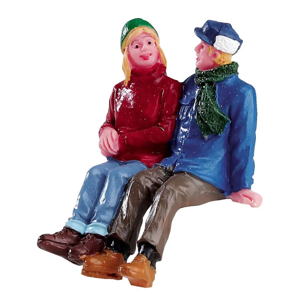 lemax-chatting-together-paar-sitzfiguren image 1