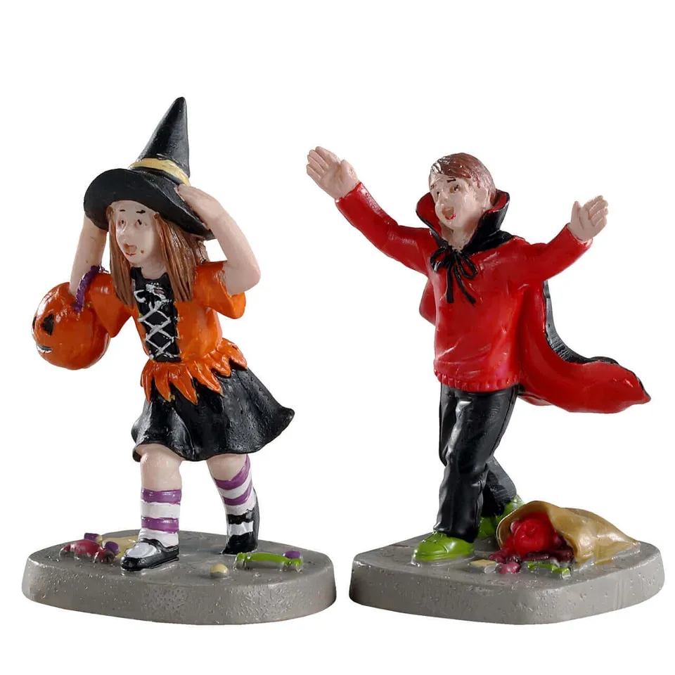 lemax-terrified-trick-or-treaters-halloween-miniatur-figuren image 1
